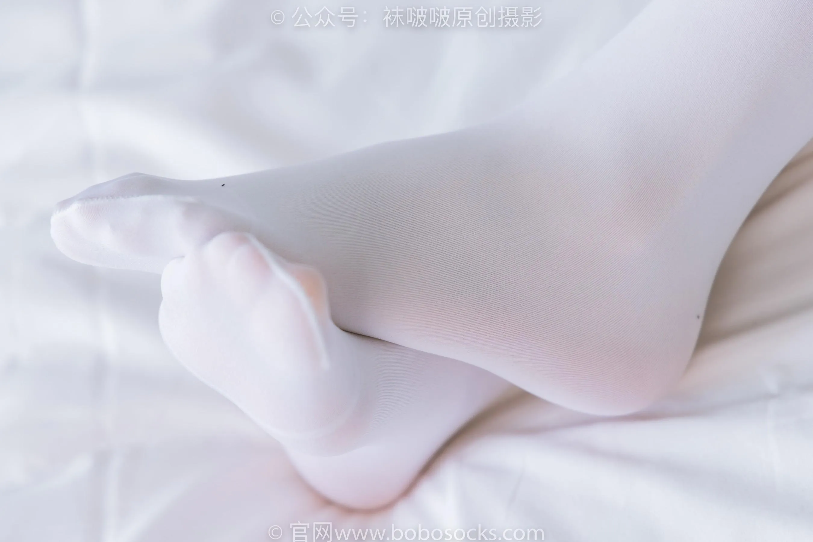 [BoBoSocks袜啵啵]NO.214 小沫-黑色运动鞋、厚白丝 [89P]插图